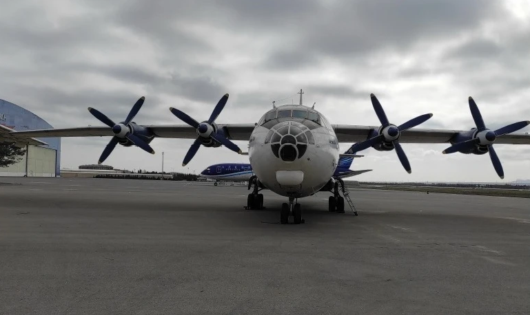 1968 Antonov AN-12BK, photo 1